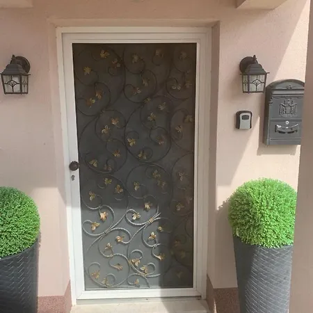 Studio Apartmant Leona With Parking Place شقة سبليت
