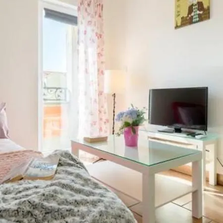 Studio Apartmant Leona With Parking Place Apartment